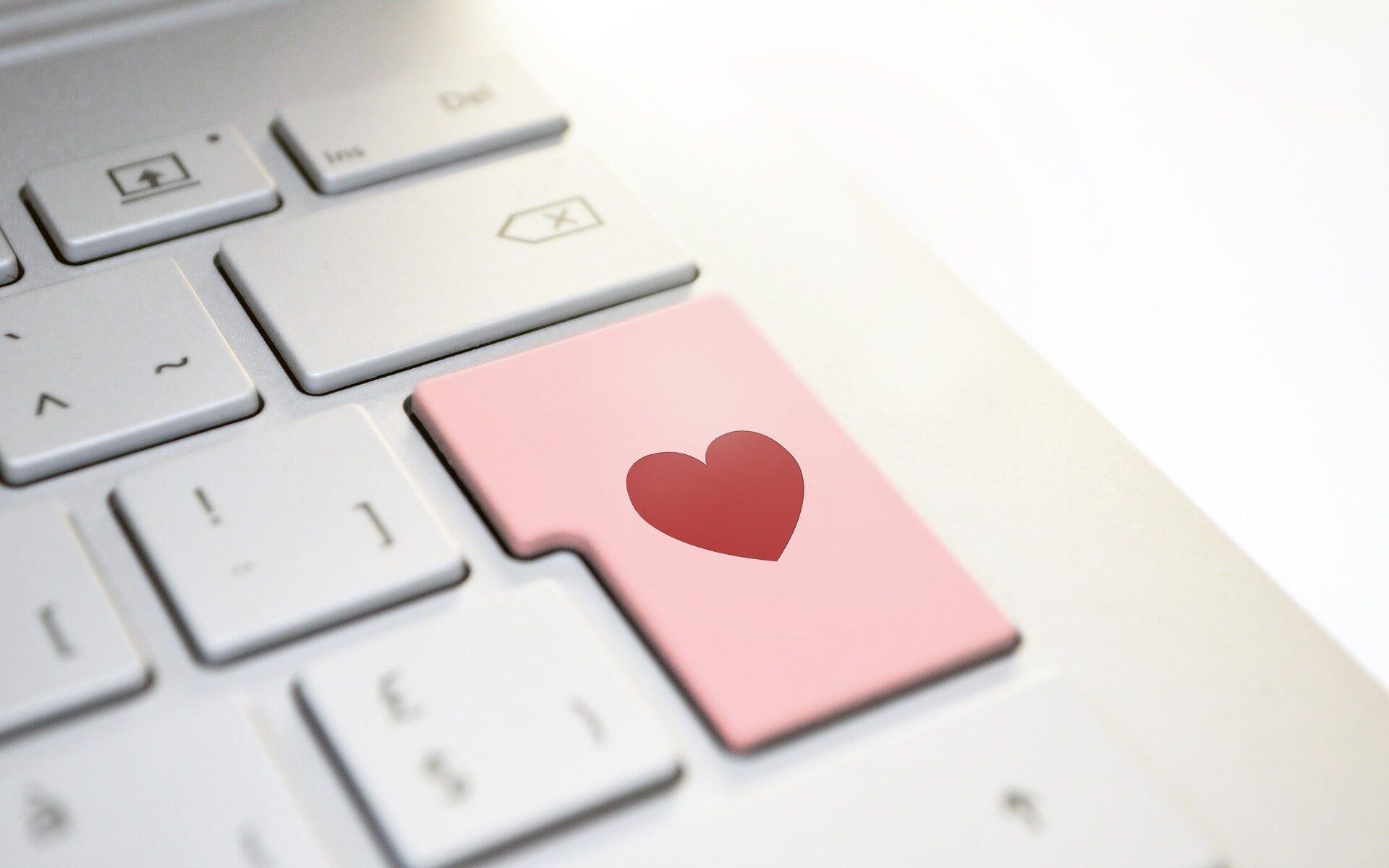 Auch Menschen jenseits der 50 sind im Internet auf Partnersuche